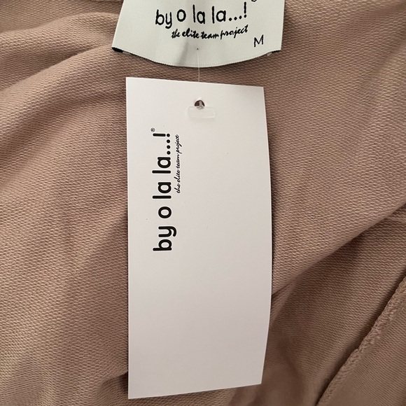 Cardinal with long back - Picture 5 of 5